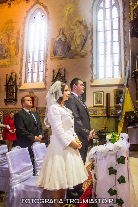 Sesja w kościele - fotografia ślubna